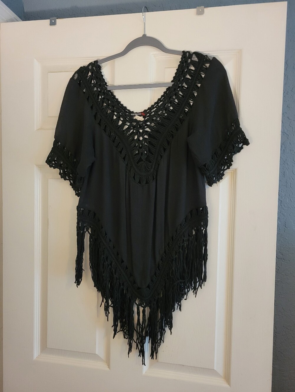 Vivid Importers of NY Black Crochet Fringe V-Neck Top Size Medium